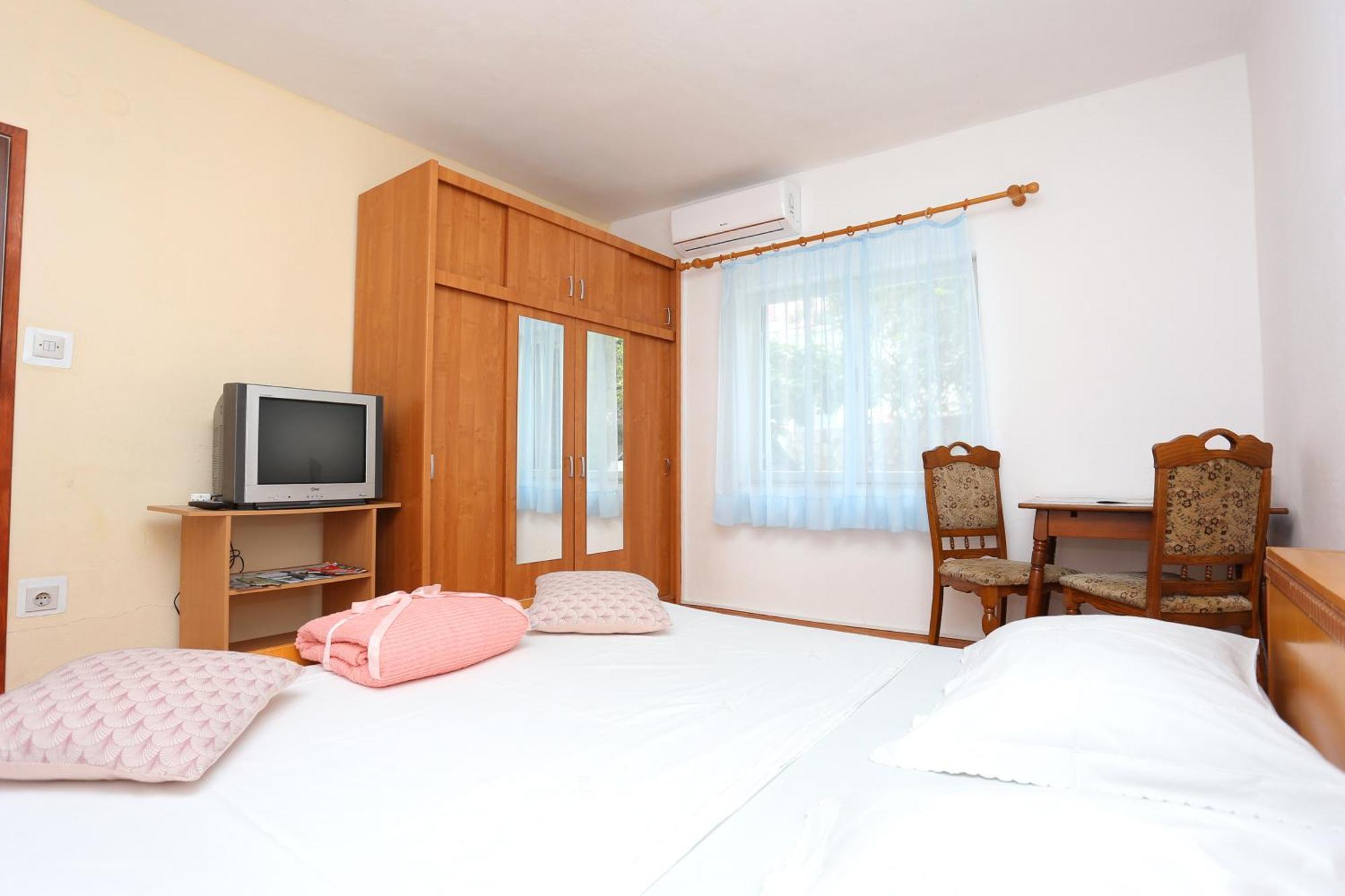 Rooms With A Parking Space Split - 17766 Quarto foto
